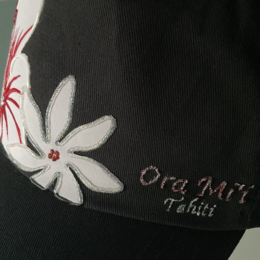 Casquette Hibiscus blanc Black ecriture