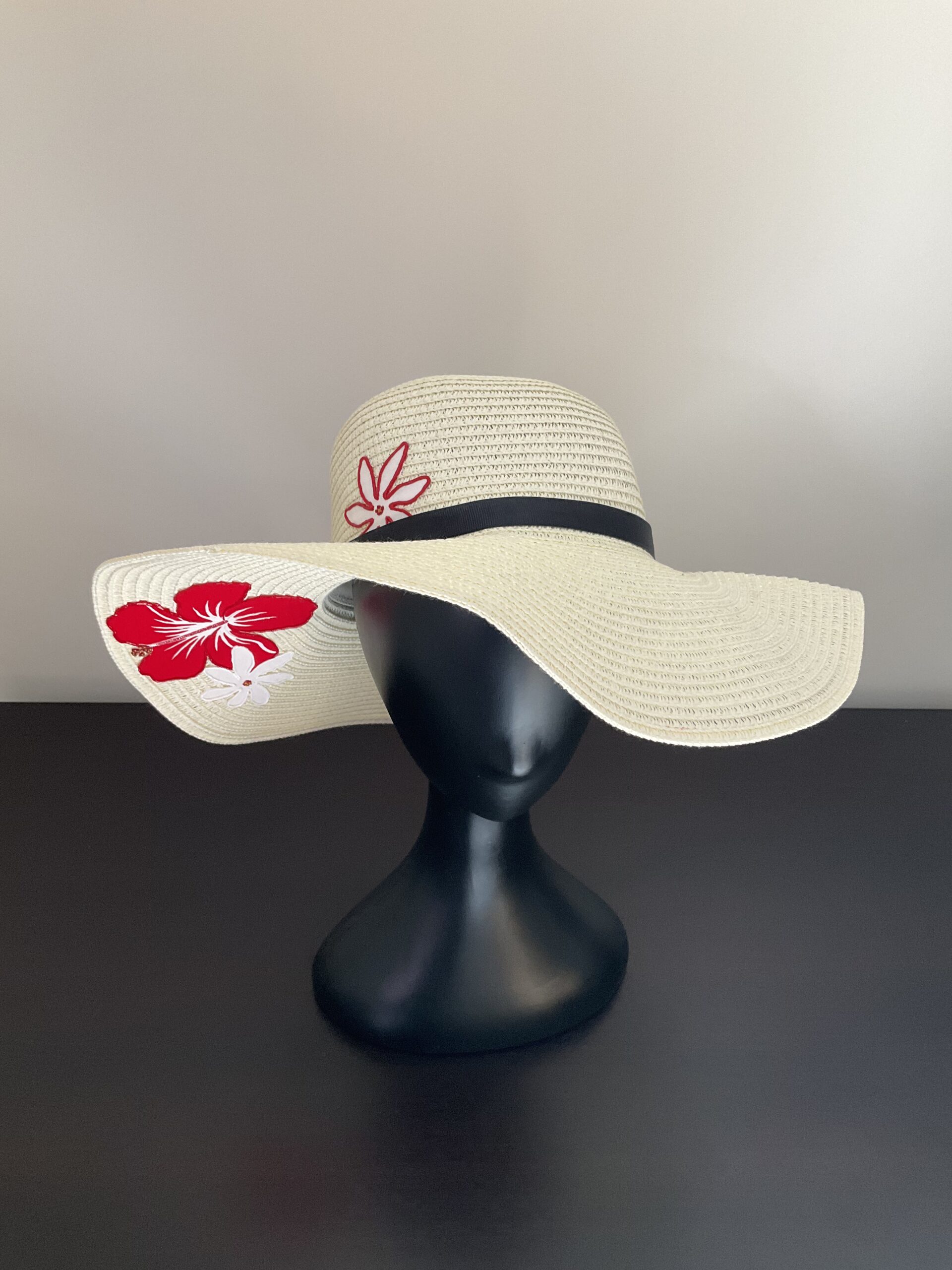 Chapeau Hibiscus red White dessus