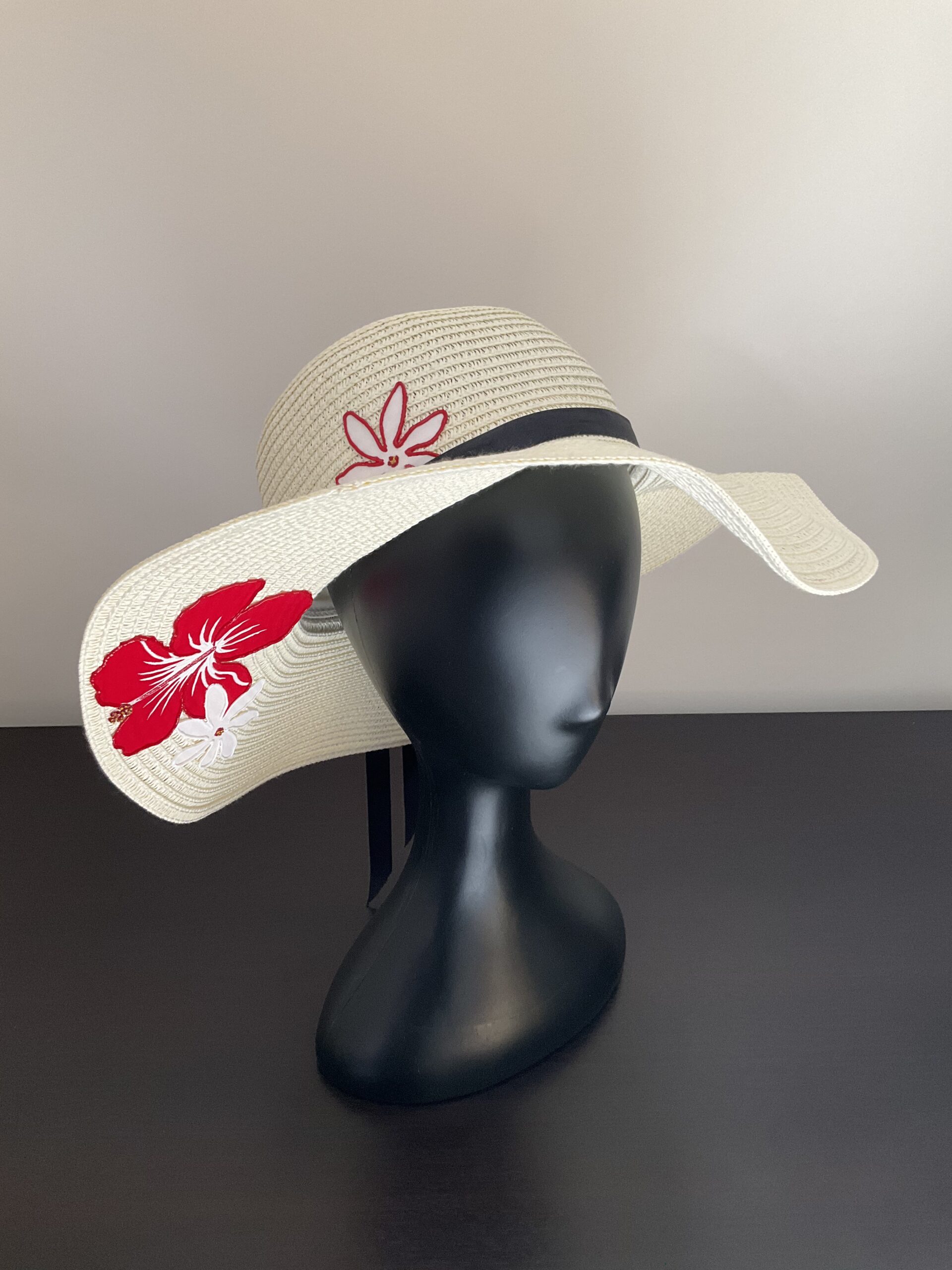 Chapeau Hibiscus red White profil