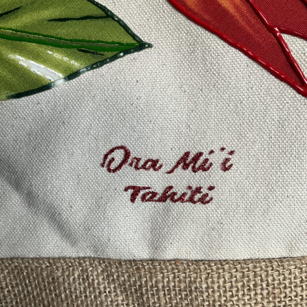 Détail signature sac Hibiscus