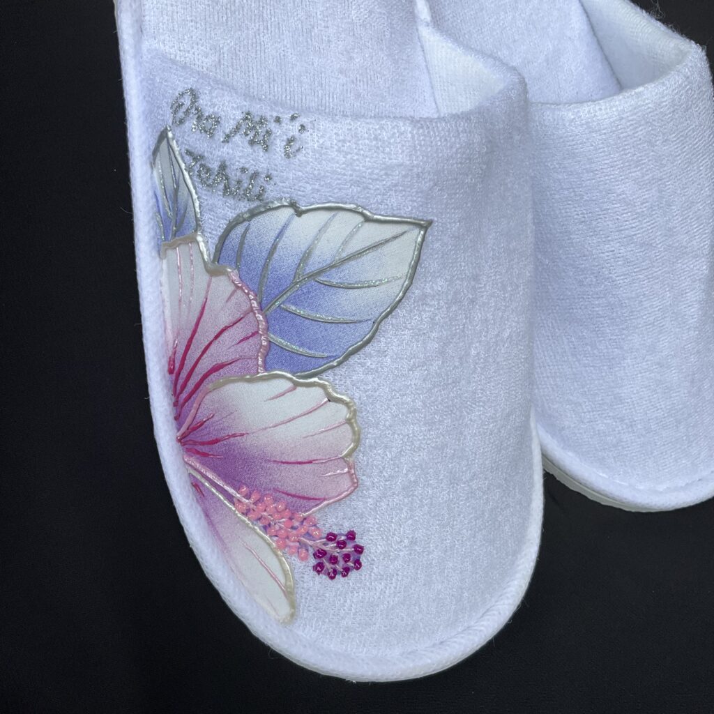 Pantoufles Hibiscus Plum detail