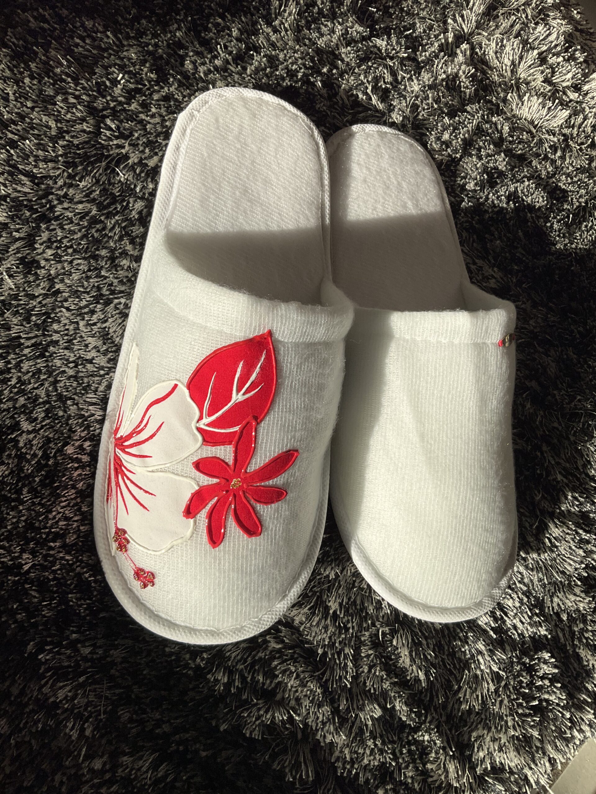 Pantoufles Hibiscus White blanc cote