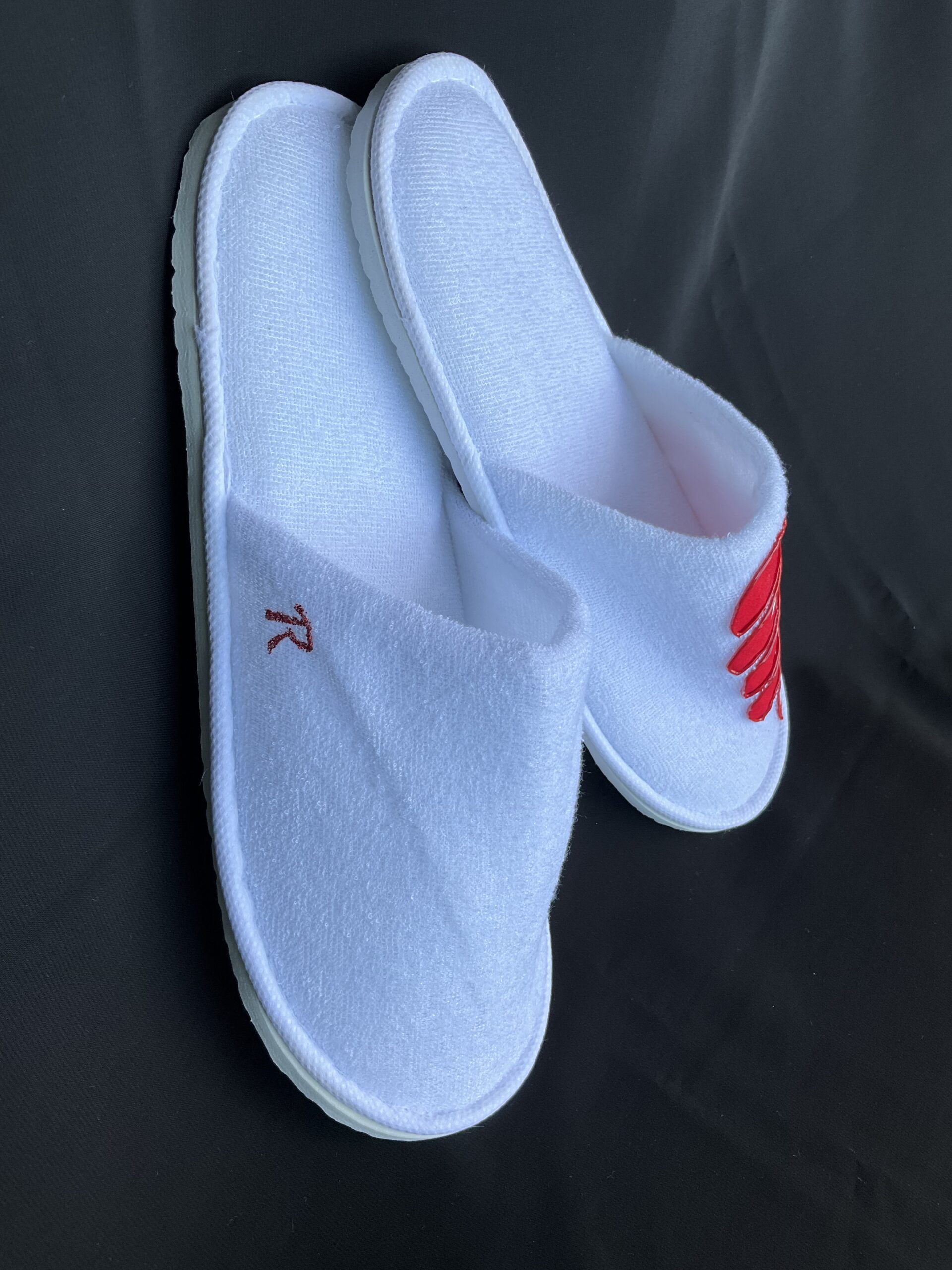 Pantoufles Red Ape White ecriture