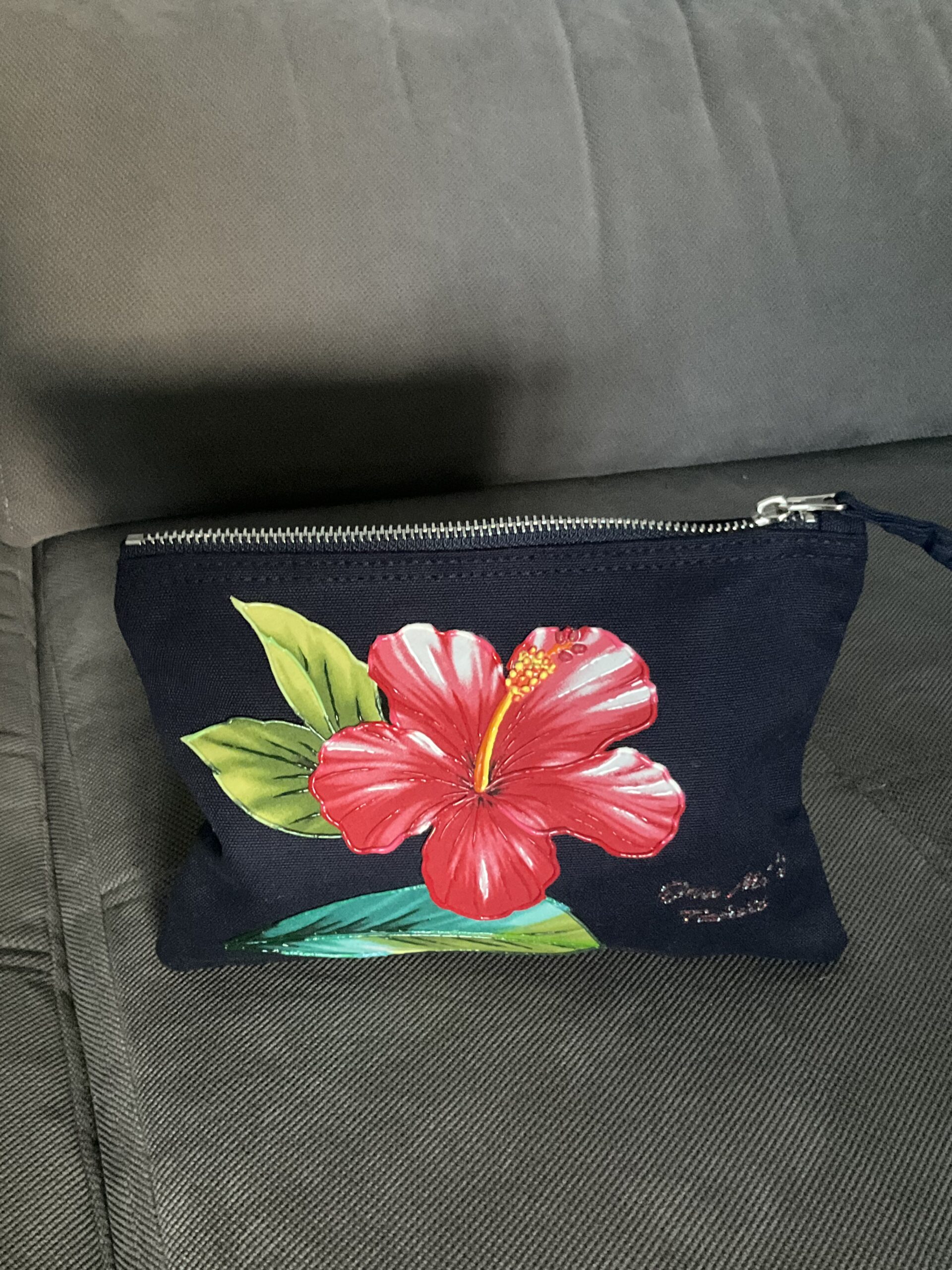 Pochette Hibiscus Navy profil