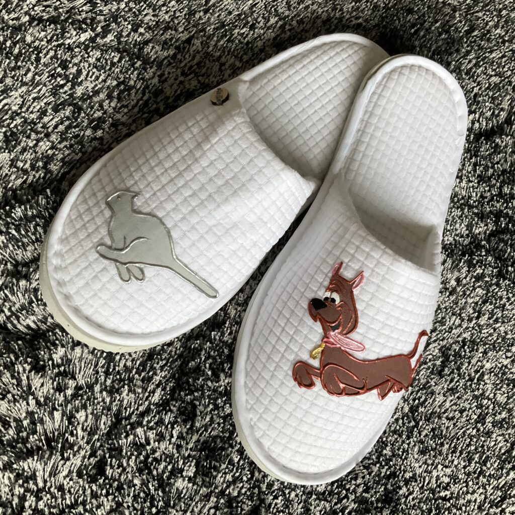 Pantoufles Dog Chocolate White