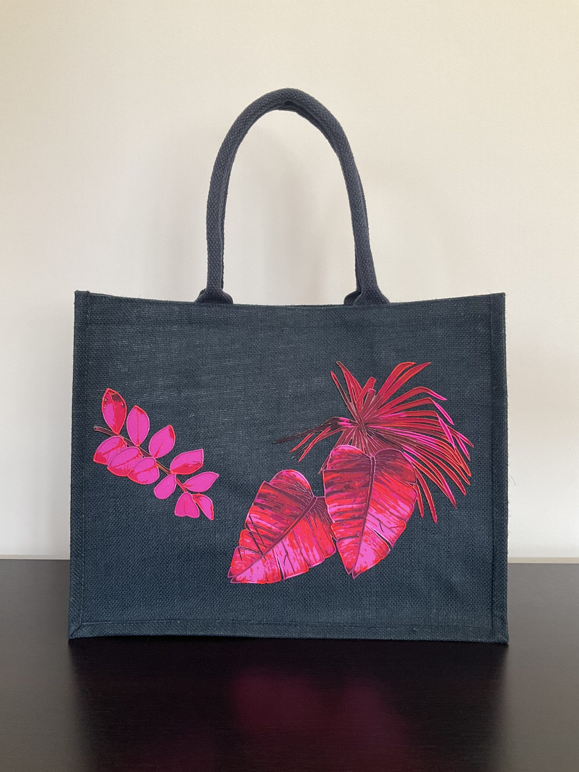 Sac Ape Pink Deep navy blue face
