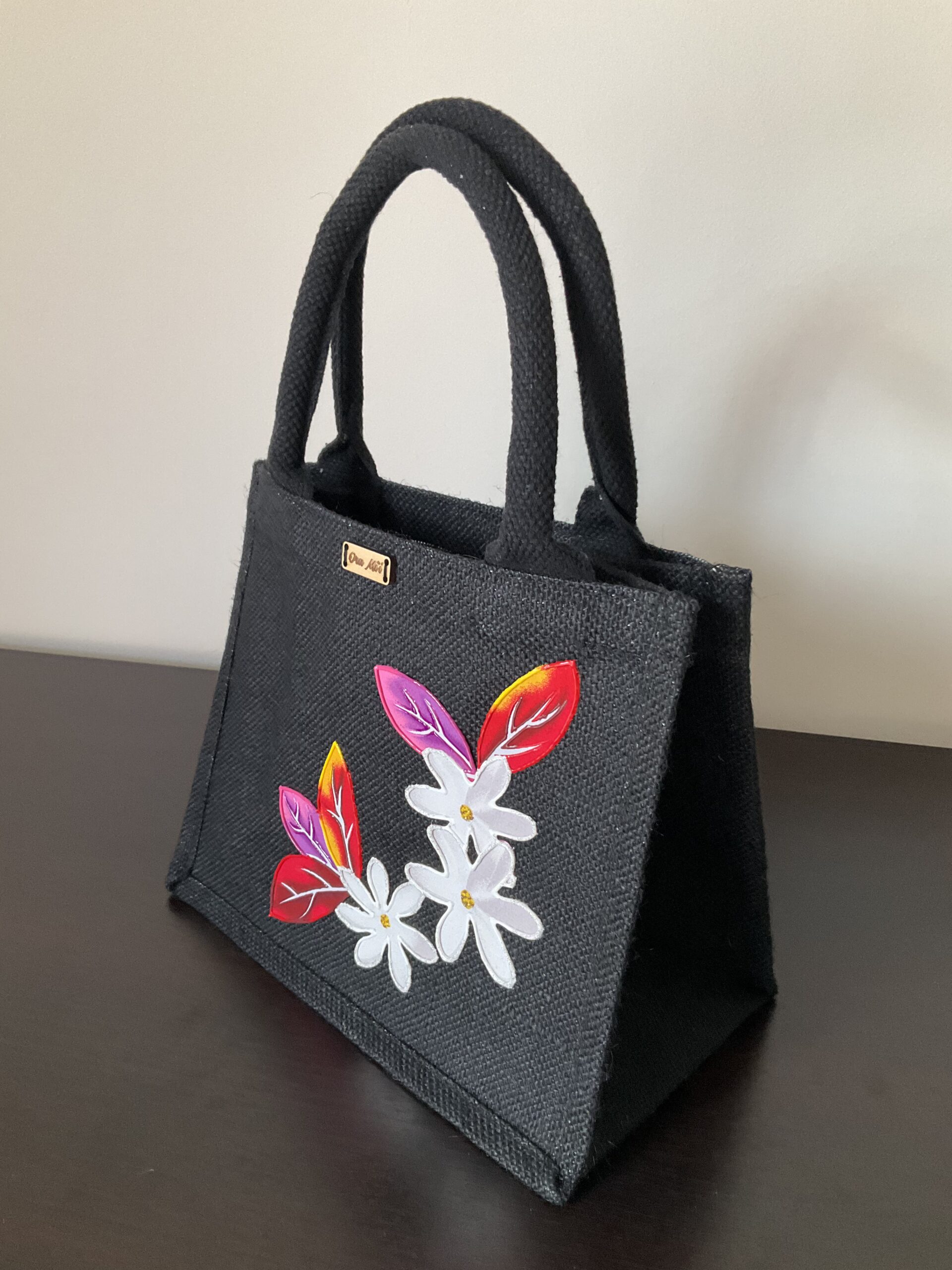 Sac mini Red Tiare Black profil pose