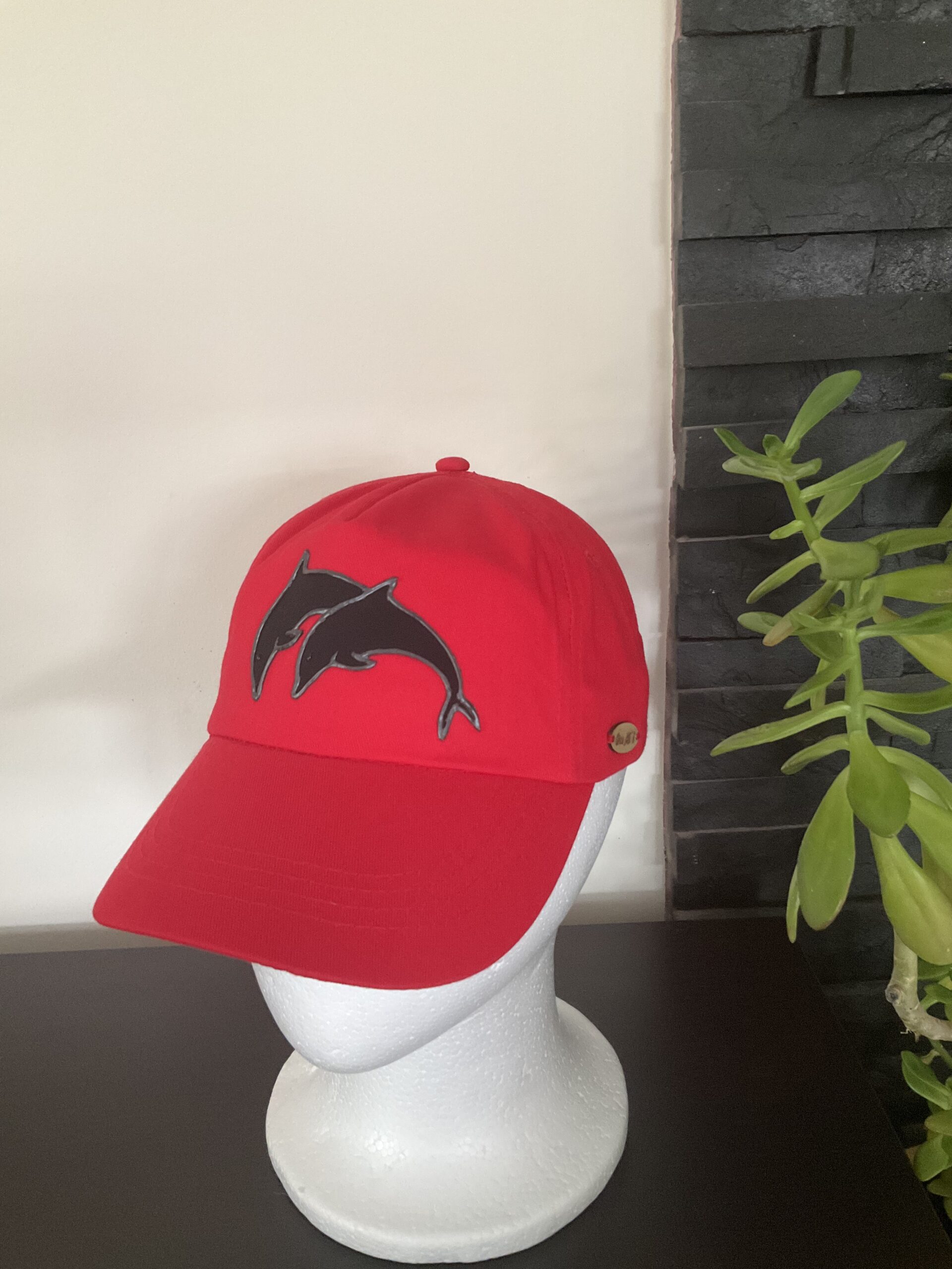 Casquette Dauphin Black Red cote
