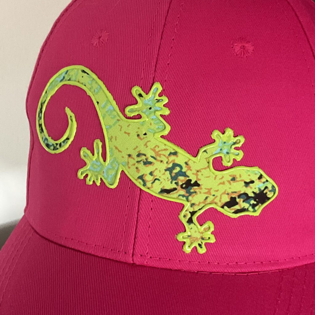 Casquette Gecko Green Pink motif 1